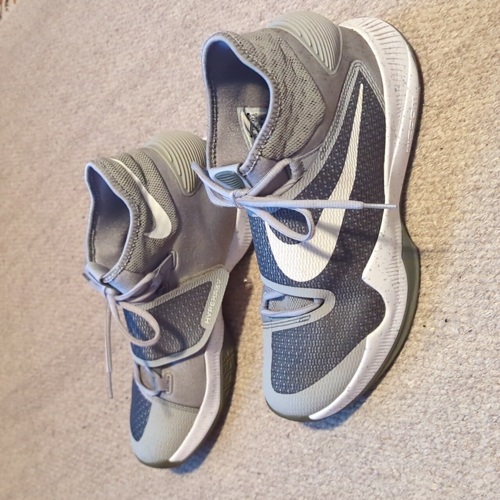 Nike Zoom HyperRev 2015 Dark Grey White Size 9.5 820224-014